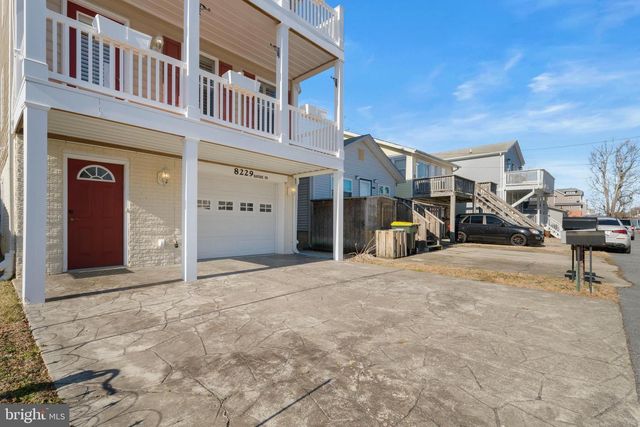 8229 BAYSIDE RD, Chesapeake Beach, MD 20732