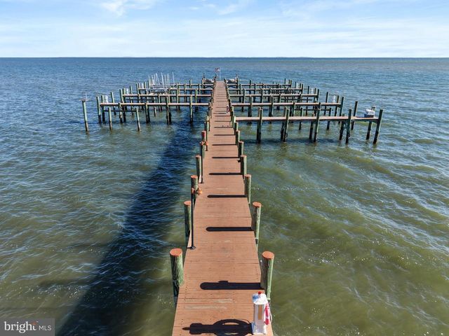 8229 BAYSIDE RD, Chesapeake Beach, MD 20732