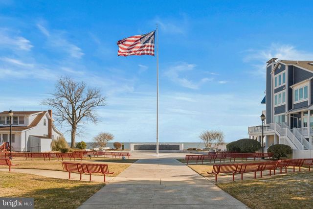 8229 BAYSIDE RD, Chesapeake Beach, MD 20732