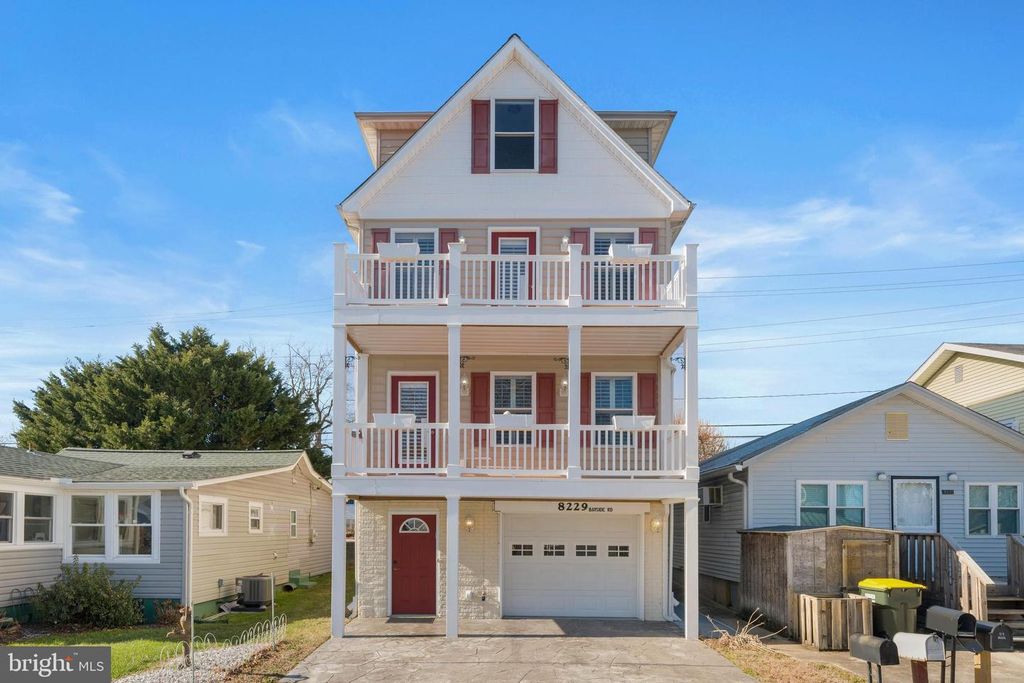 8229 BAYSIDE RD, Chesapeake Beach, MD 20732