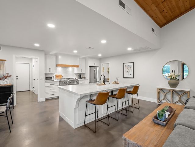 3761 W Alluvial Avenue, Fresno, CA 93711