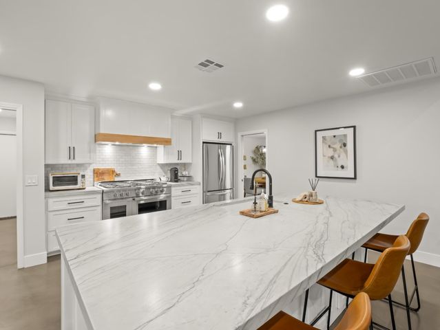 3761 W Alluvial Avenue, Fresno, CA 93711