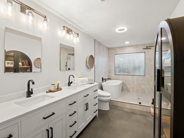 3761 W Alluvial Avenue, Fresno, CA 93711