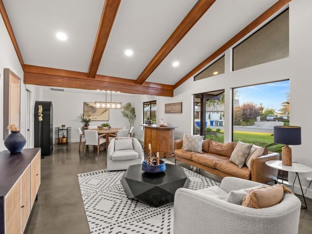 3761 W Alluvial Avenue, Fresno, CA 93711