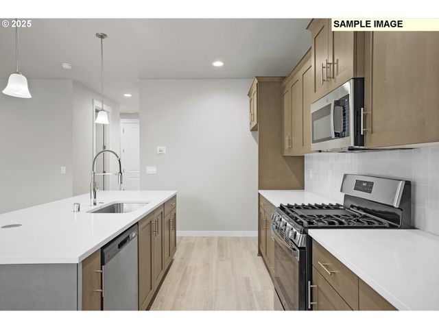1304 W 11th St, La Center, WA 98629