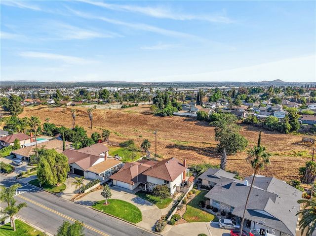 2021 Pine Crest, Corona, CA 92882