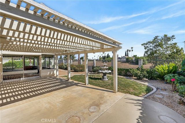 2021 Pine Crest, Corona, CA 92882