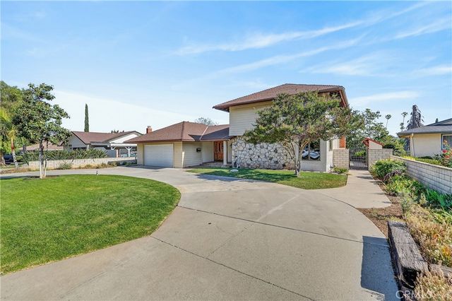 2021 Pine Crest, Corona, CA 92882