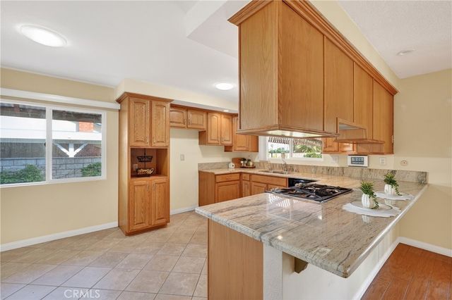 2021 Pine Crest, Corona, CA 92882