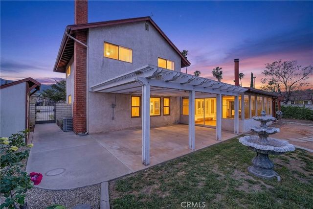 2021 Pine Crest, Corona, CA 92882