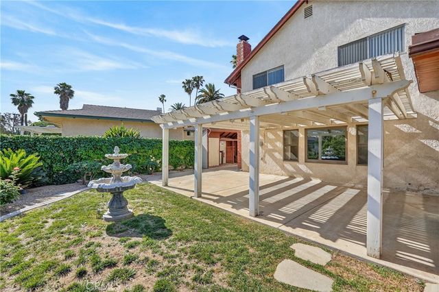 2021 Pine Crest, Corona, CA 92882