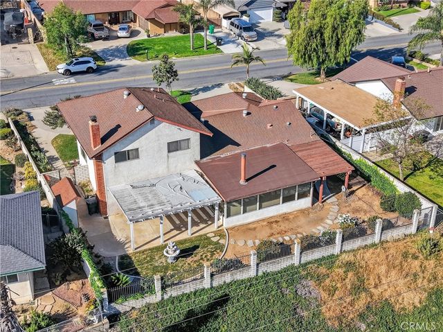 2021 Pine Crest, Corona, CA 92882