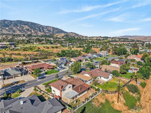 2021 Pine Crest, Corona, CA 92882