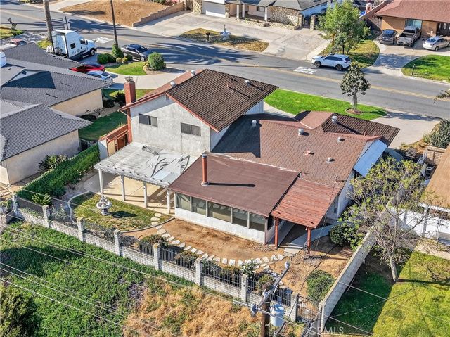 2021 Pine Crest, Corona, CA 92882