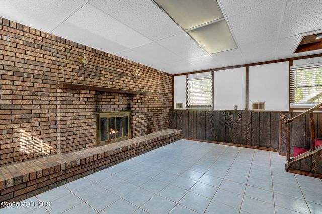 4 Hemlock Road, Howell, NJ 07731