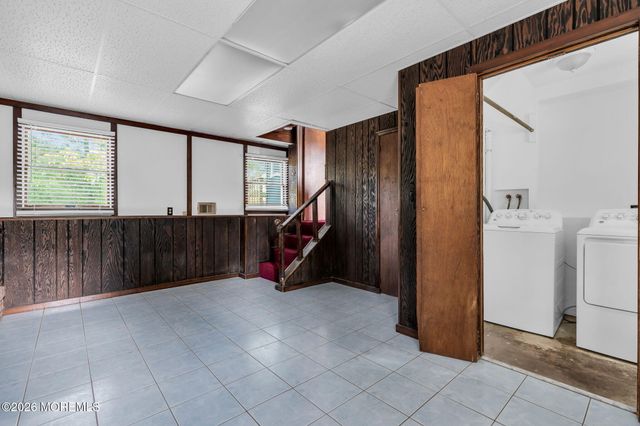 4 Hemlock Road, Howell, NJ 07731