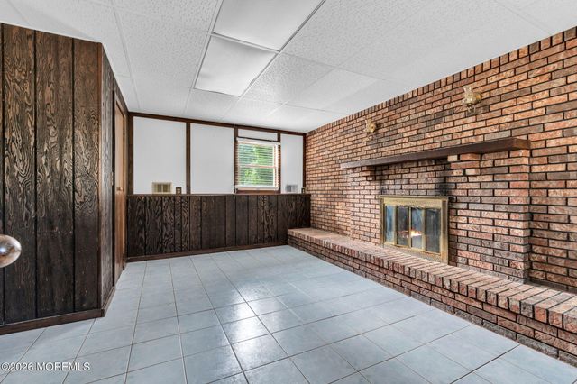 4 Hemlock Road, Howell, NJ 07731