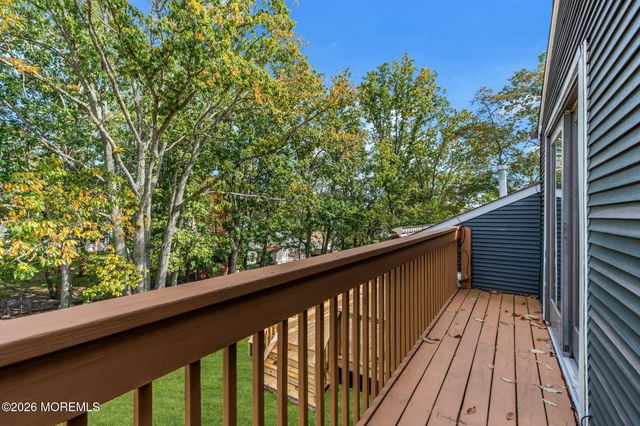 4 Hemlock Road, Howell, NJ 07731