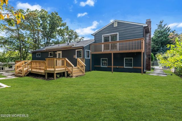 4 Hemlock Road, Howell, NJ 07731
