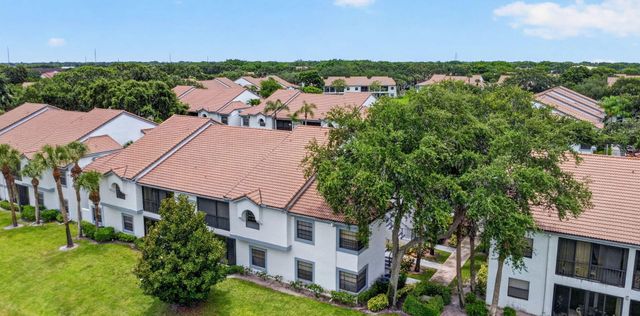 5395 Firenze Drive B, Boynton Beach, FL 33437