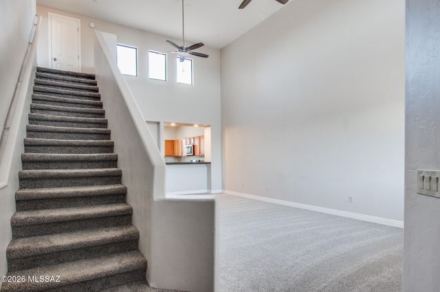 31 S Crown Plaza, Vail, AZ 85641