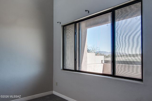 31 S Crown Plaza, Vail, AZ 85641