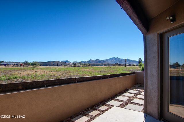 31 S Crown Plaza, Vail, AZ 85641