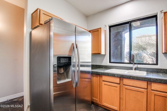 31 S Crown Plaza, Vail, AZ 85641