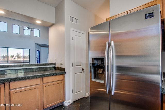 31 S Crown Plaza, Vail, AZ 85641