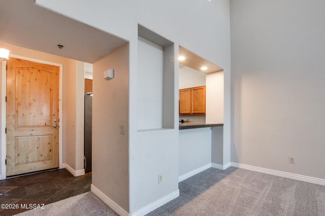 31 S Crown Plaza, Vail, AZ 85641