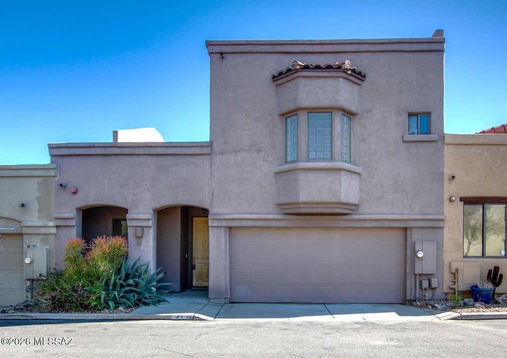 31 S Crown Plaza, Vail, AZ 85641