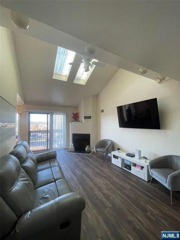 333 Liberty 15, Little Ferry, NJ 07643