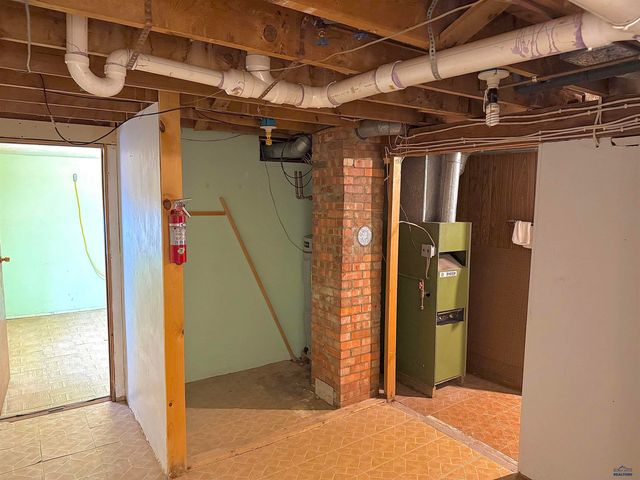 1917 WASHINGTON AV, Hot Springs, SD 57747