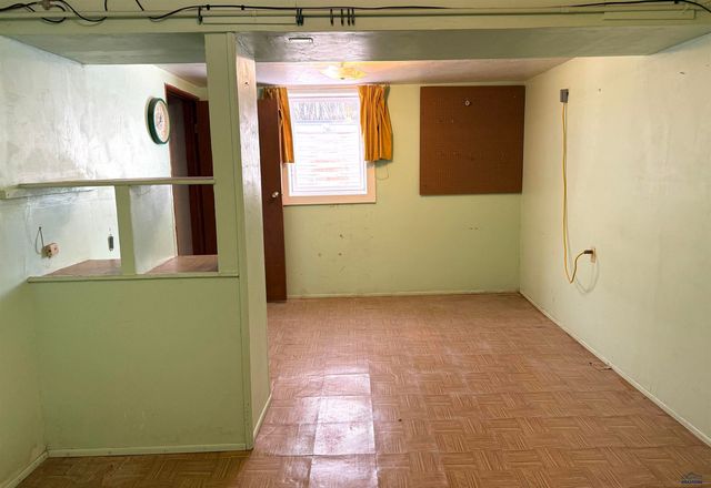 1917 WASHINGTON AV, Hot Springs, SD 57747