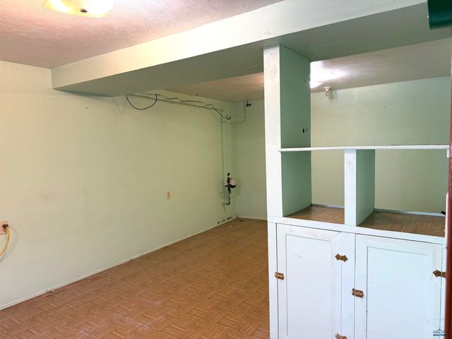 1917 WASHINGTON AV, Hot Springs, SD 57747