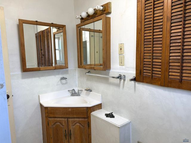 1917 WASHINGTON AV, Hot Springs, SD 57747