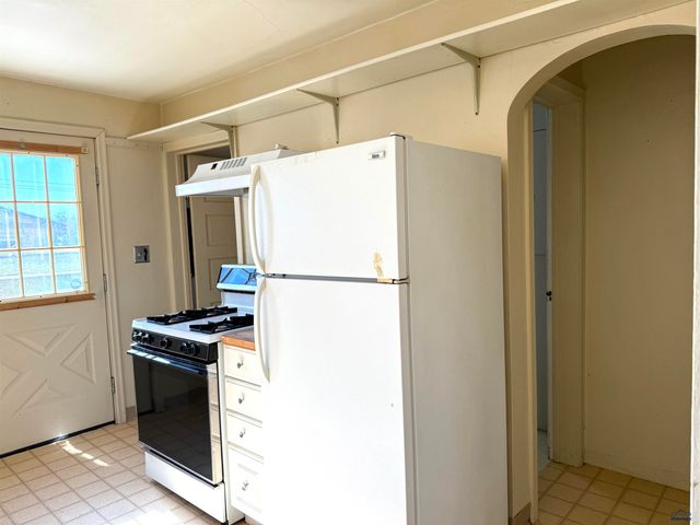 1917 WASHINGTON AV, Hot Springs, SD 57747