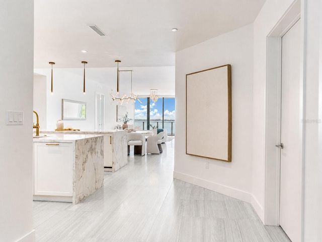 3101 W BAYSHORE BOULEVARD 402, Tampa, FL 33629