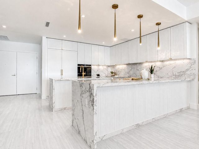 3101 W BAYSHORE BOULEVARD 402, Tampa, FL 33629