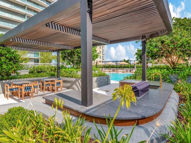 3101 W BAYSHORE BOULEVARD 402, Tampa, FL 33629