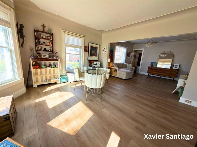 1128 Emerald Avenue, Grand Rapids, MI 49503