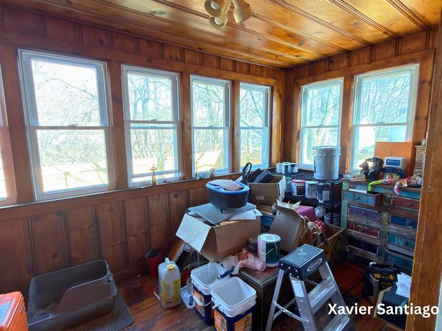 1128 Emerald Avenue, Grand Rapids, MI 49503