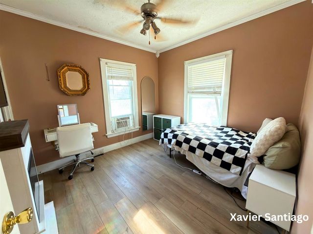 1128 Emerald Avenue, Grand Rapids, MI 49503