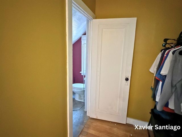 1128 Emerald Avenue, Grand Rapids, MI 49503