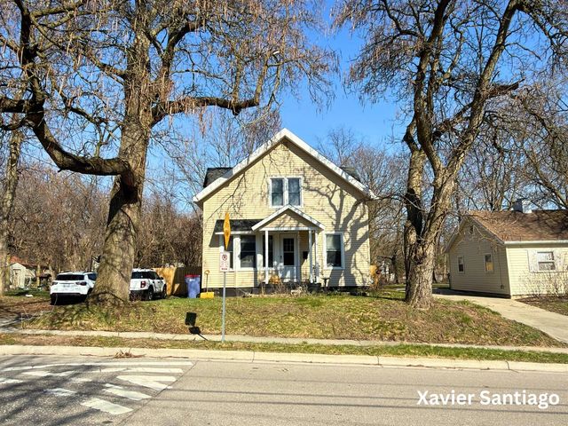 1128 Emerald Avenue, Grand Rapids, MI 49503