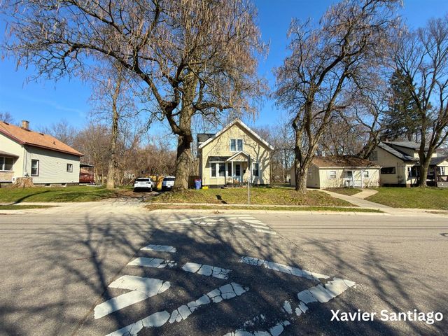 1128 Emerald Avenue, Grand Rapids, MI 49503