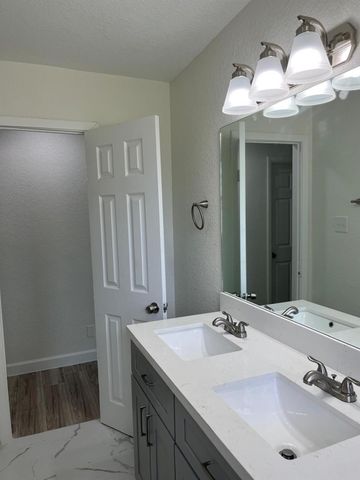 1310 Canterview Drive, Houston, TX 77047