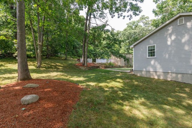 12 Ash Street, Londonderry, NH 03053