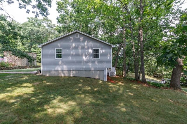 12 Ash Street, Londonderry, NH 03053