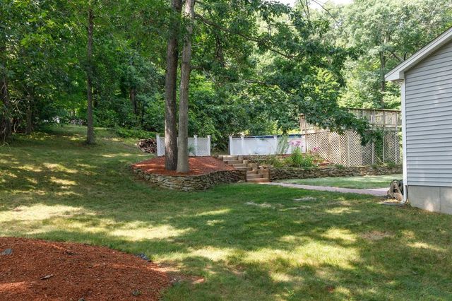 12 Ash Street, Londonderry, NH 03053